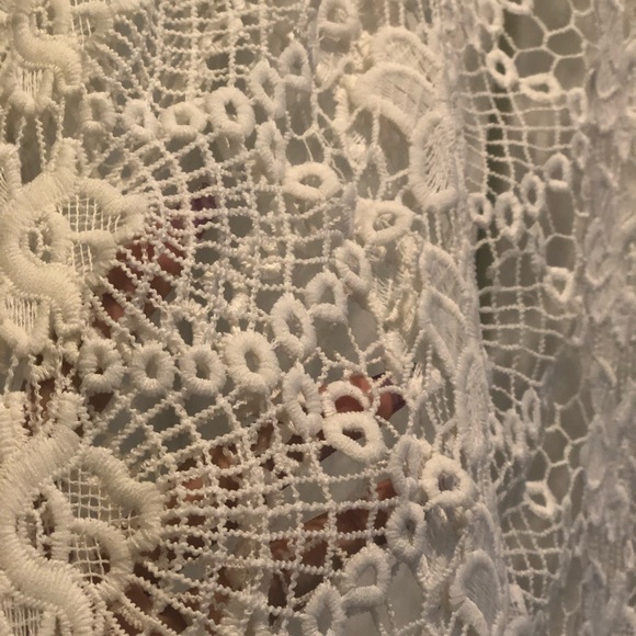 Good quality lace Duster - Picture 2 of 3